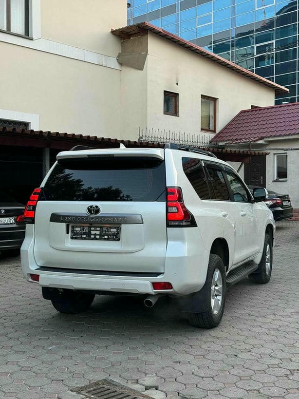 TOYOTA Land Cruiser PRADO